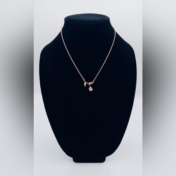 Gold Plated Crystal Rose Pendant Necklace | 18in | NWT - Picture 3 of 3